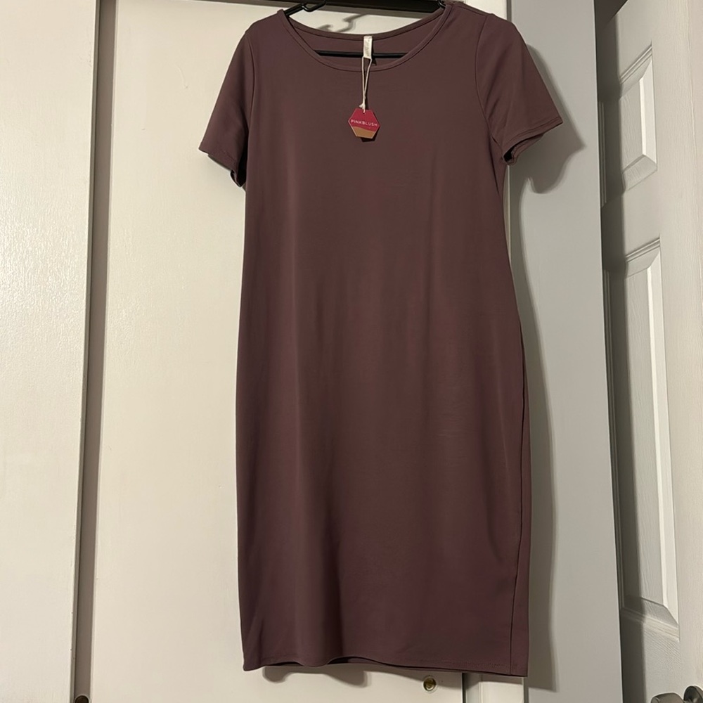 Short sleeve maternity dress. Mauve/purple. Size M. Pink Blush. Never worn.